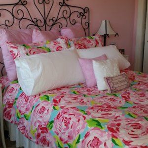 Lilly Pulitzer Full/Queen First Impression Duvet and Shams